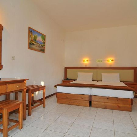 Hotel Emerald Chrysi Ammoudia Exterior foto