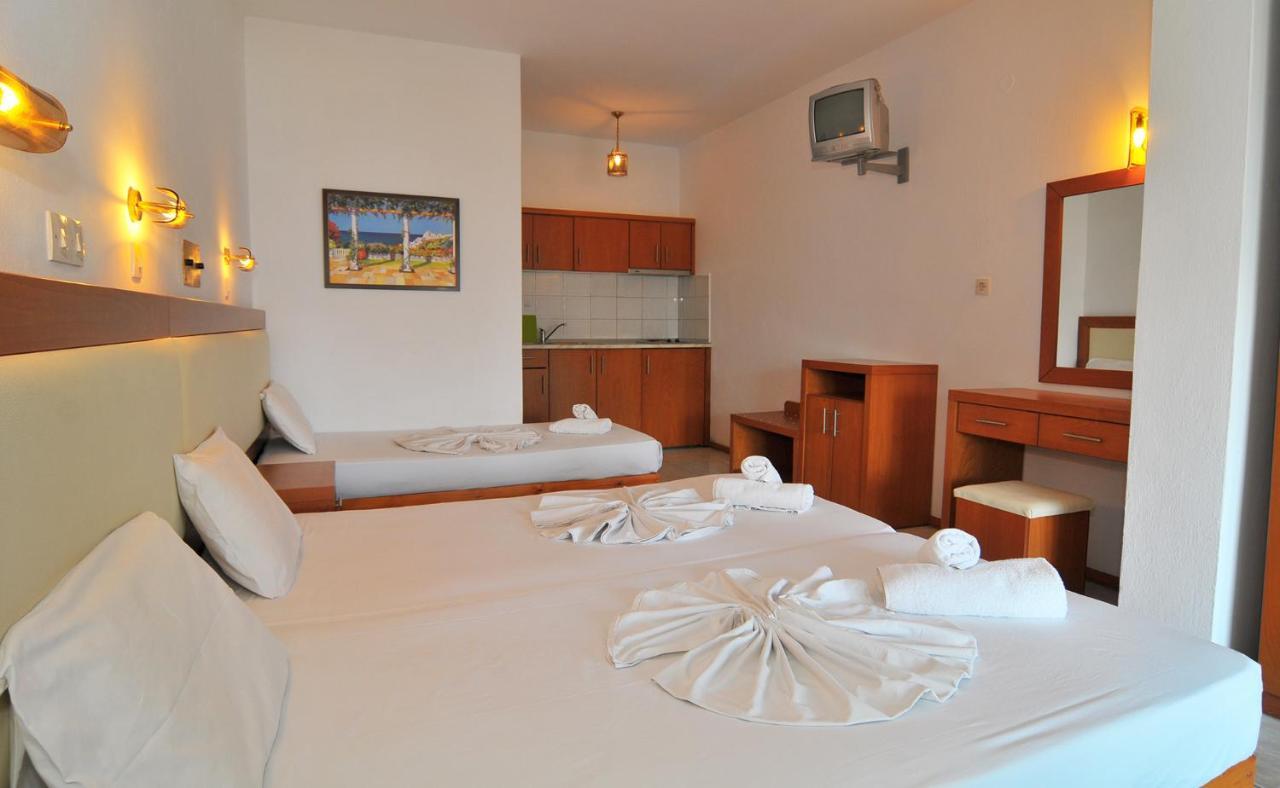 Hotel Emerald Chrysi Ammoudia Exterior foto