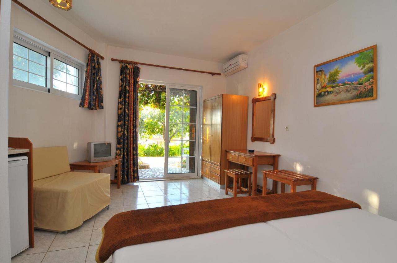 Hotel Emerald Chrysi Ammoudia Exterior foto
