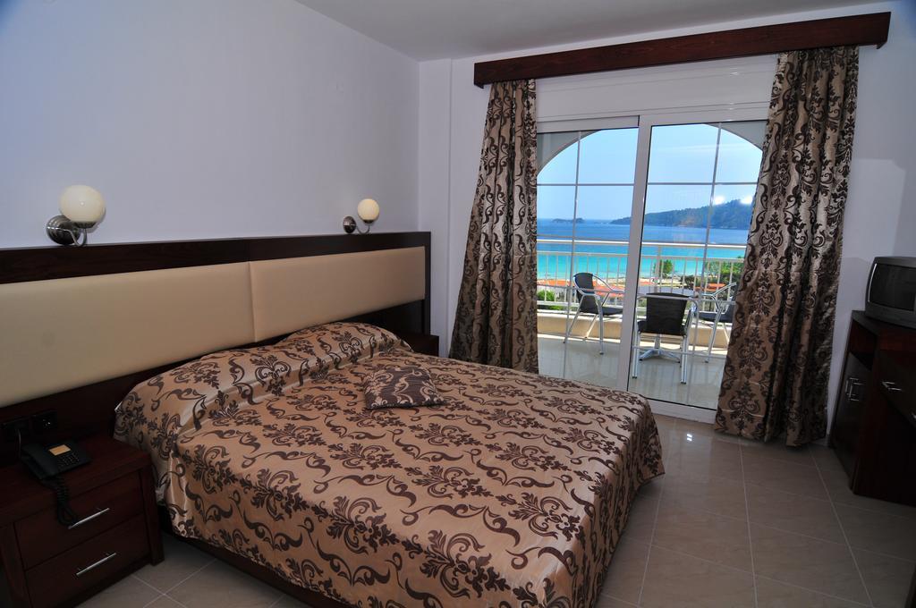 Hotel Emerald Chrysi Ammoudia Exterior foto