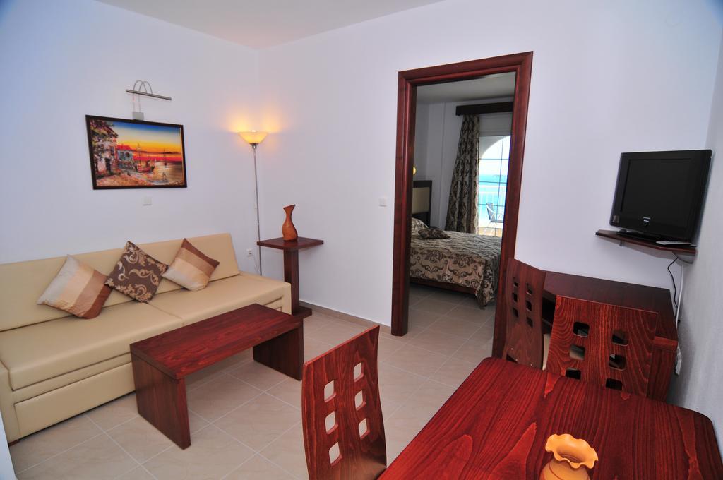 Hotel Emerald Chrysi Ammoudia Exterior foto