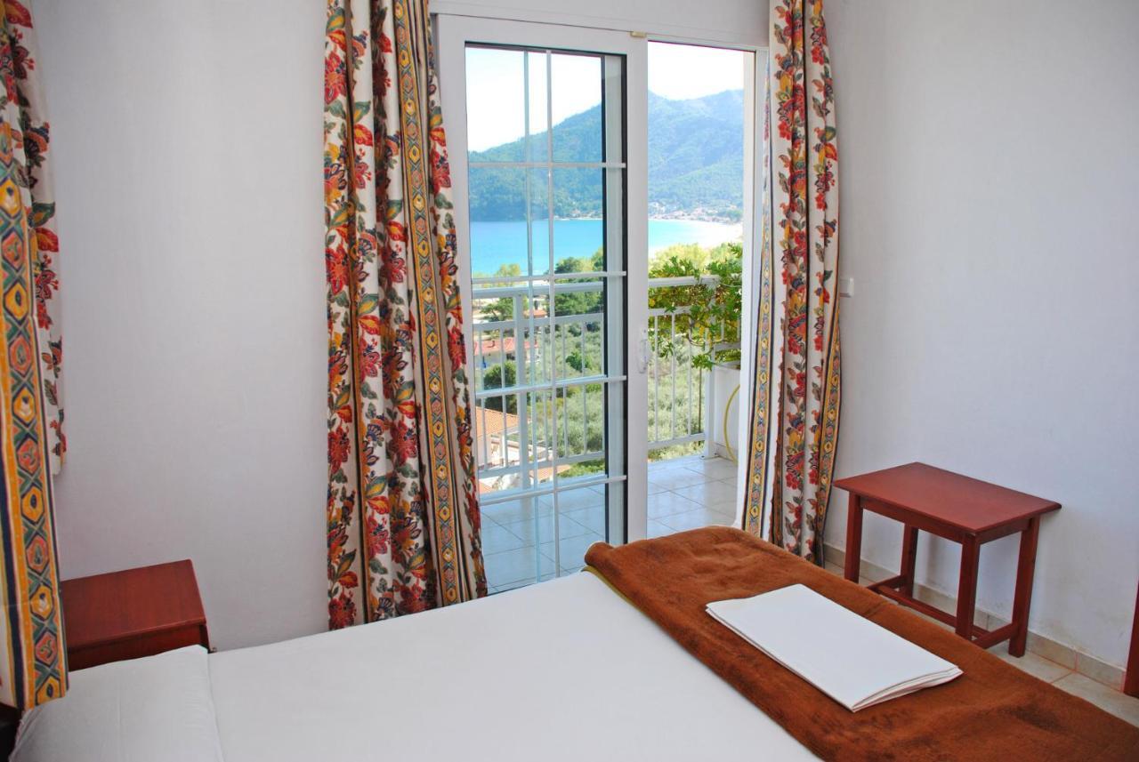 Hotel Emerald Chrysi Ammoudia Quarto foto