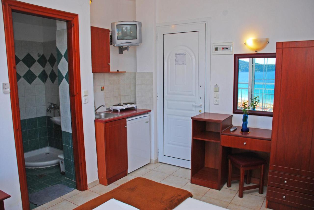 Hotel Emerald Chrysi Ammoudia Quarto foto